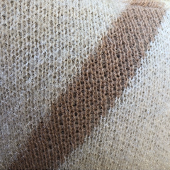 ๐ค Steve Madden Chevron Sweater ๐ค - Picture 7 of 11